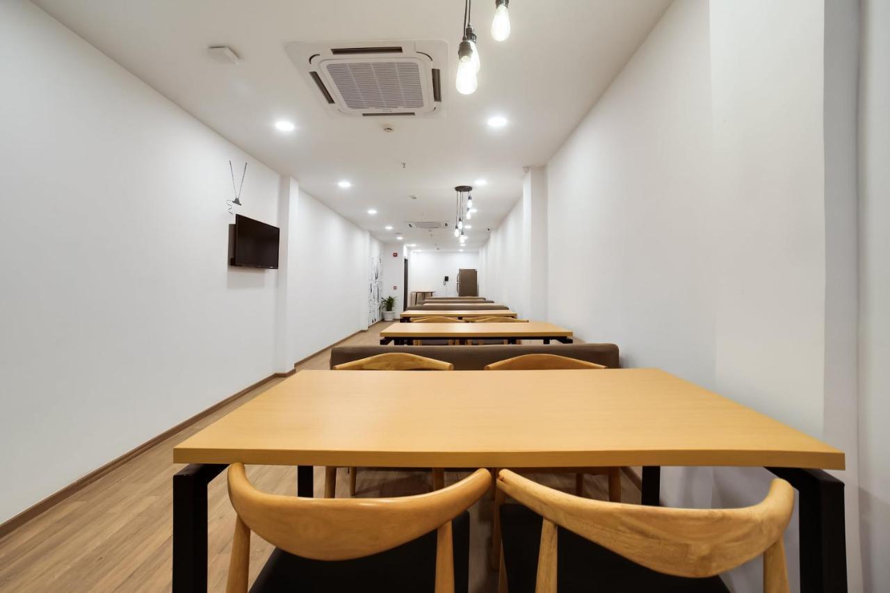 Hôtel Oyo Townhouse 019 Anand Vihar à New Delhi Extérieur photo