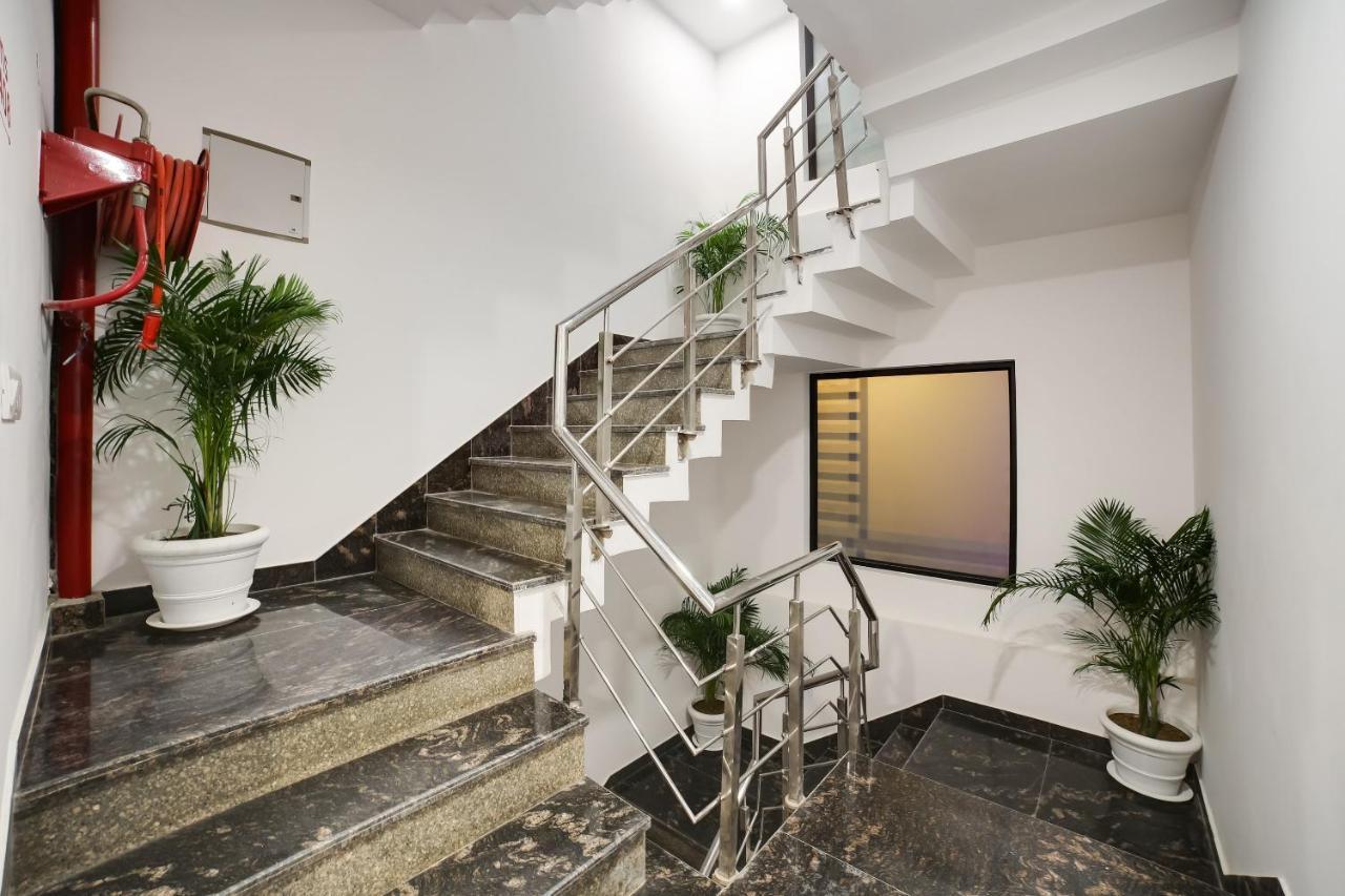 Hôtel Oyo Townhouse 019 Anand Vihar à New Delhi Extérieur photo