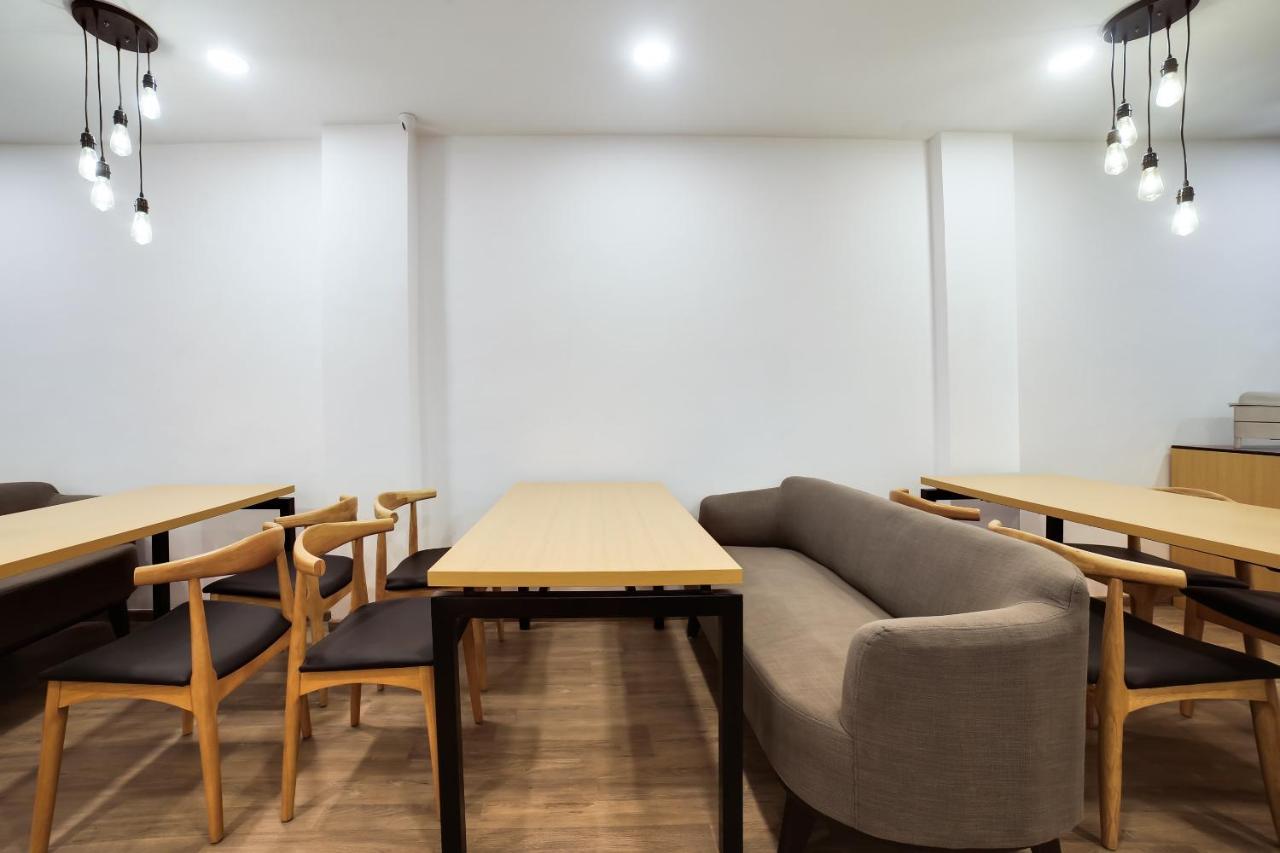 Hôtel Oyo Townhouse 019 Anand Vihar à New Delhi Extérieur photo