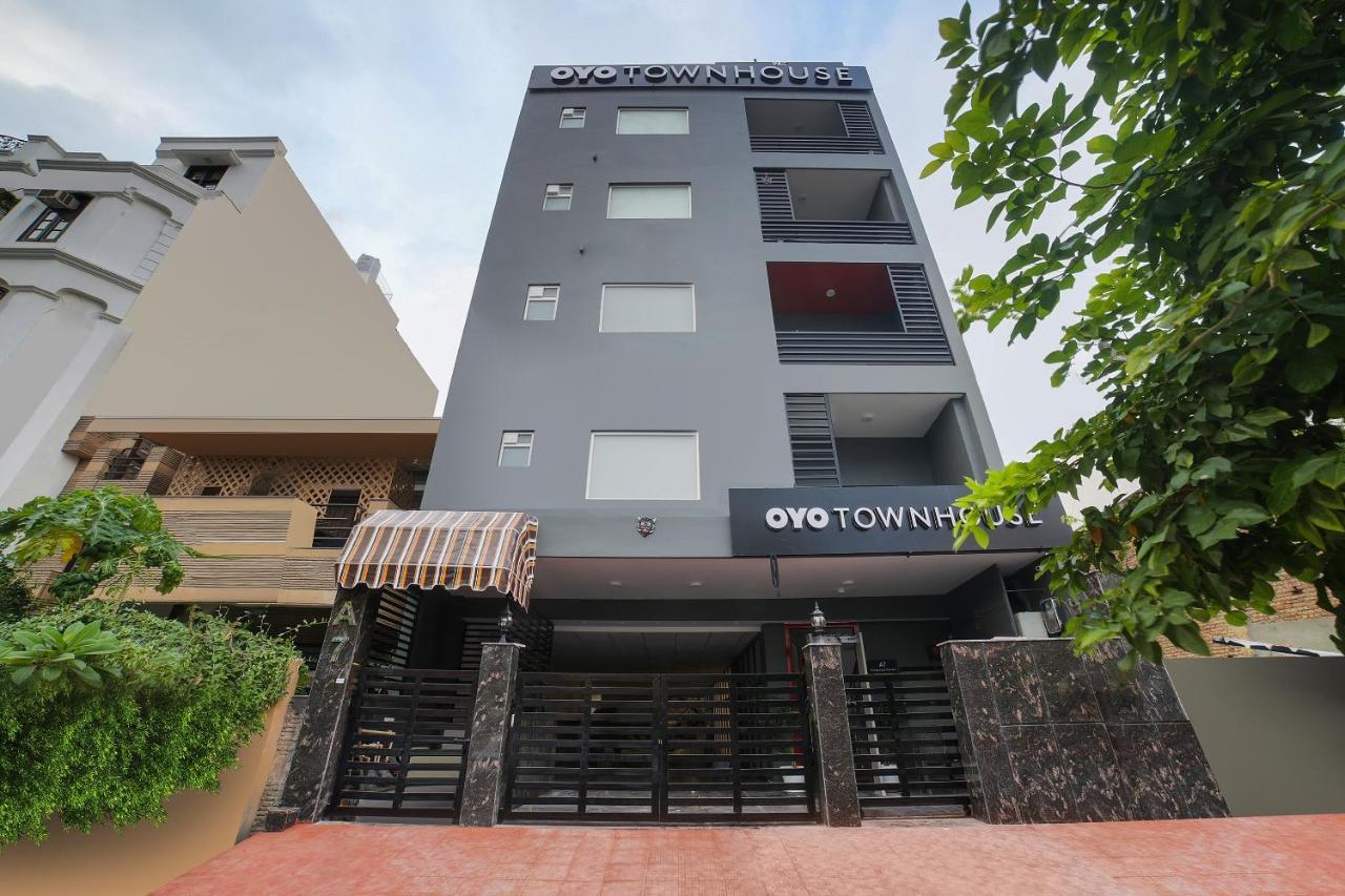 Hôtel Oyo Townhouse 019 Anand Vihar à New Delhi Extérieur photo