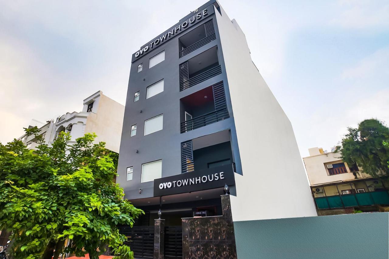 Hôtel Oyo Townhouse 019 Anand Vihar à New Delhi Extérieur photo